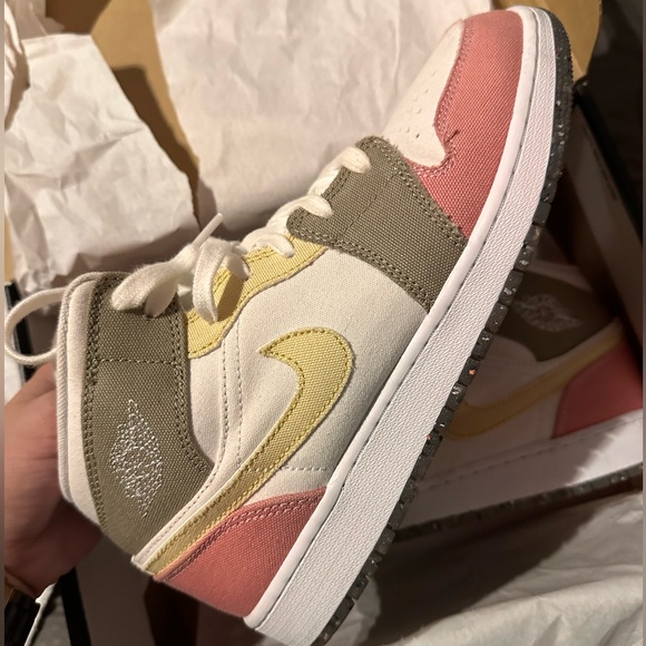 Nike Air Jordan 1 Mid Special Edition GS 'Pastel Grind' - Picture 5 of 14